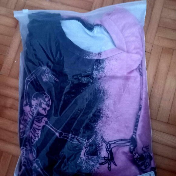 Gothic Skeleton Dance 4 XL Sweater Pink And Black New In Bag - Picture 2 of 4